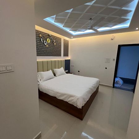 Snr Venus Hotels Tirupati Dış mekan fotoğraf