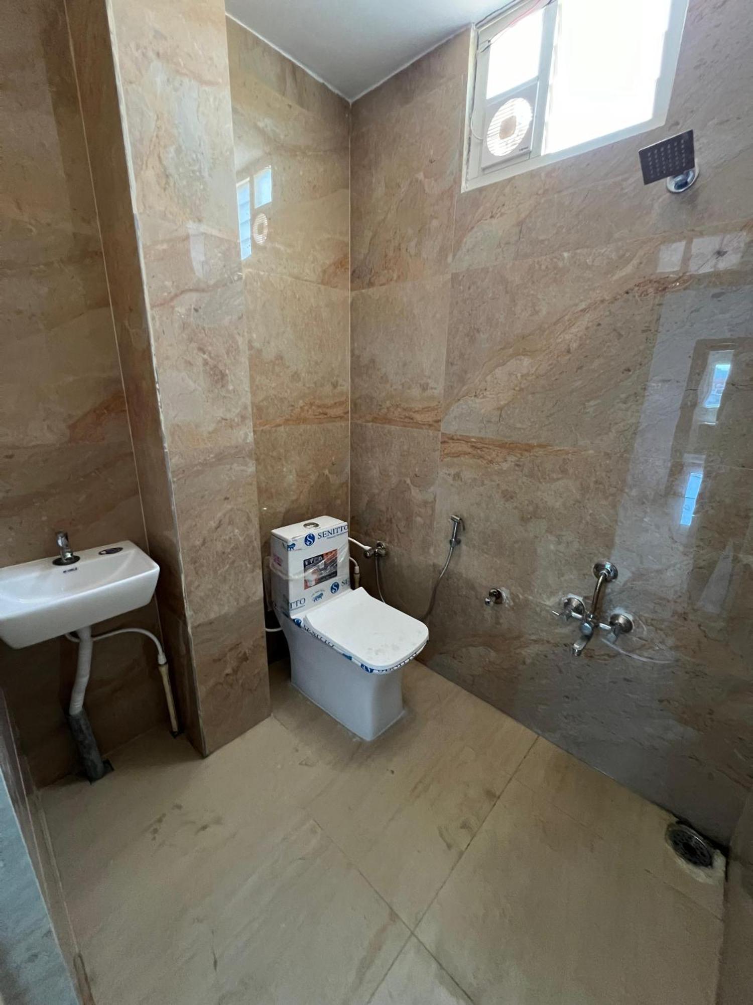 Snr Venus Hotels Tirupati Dış mekan fotoğraf